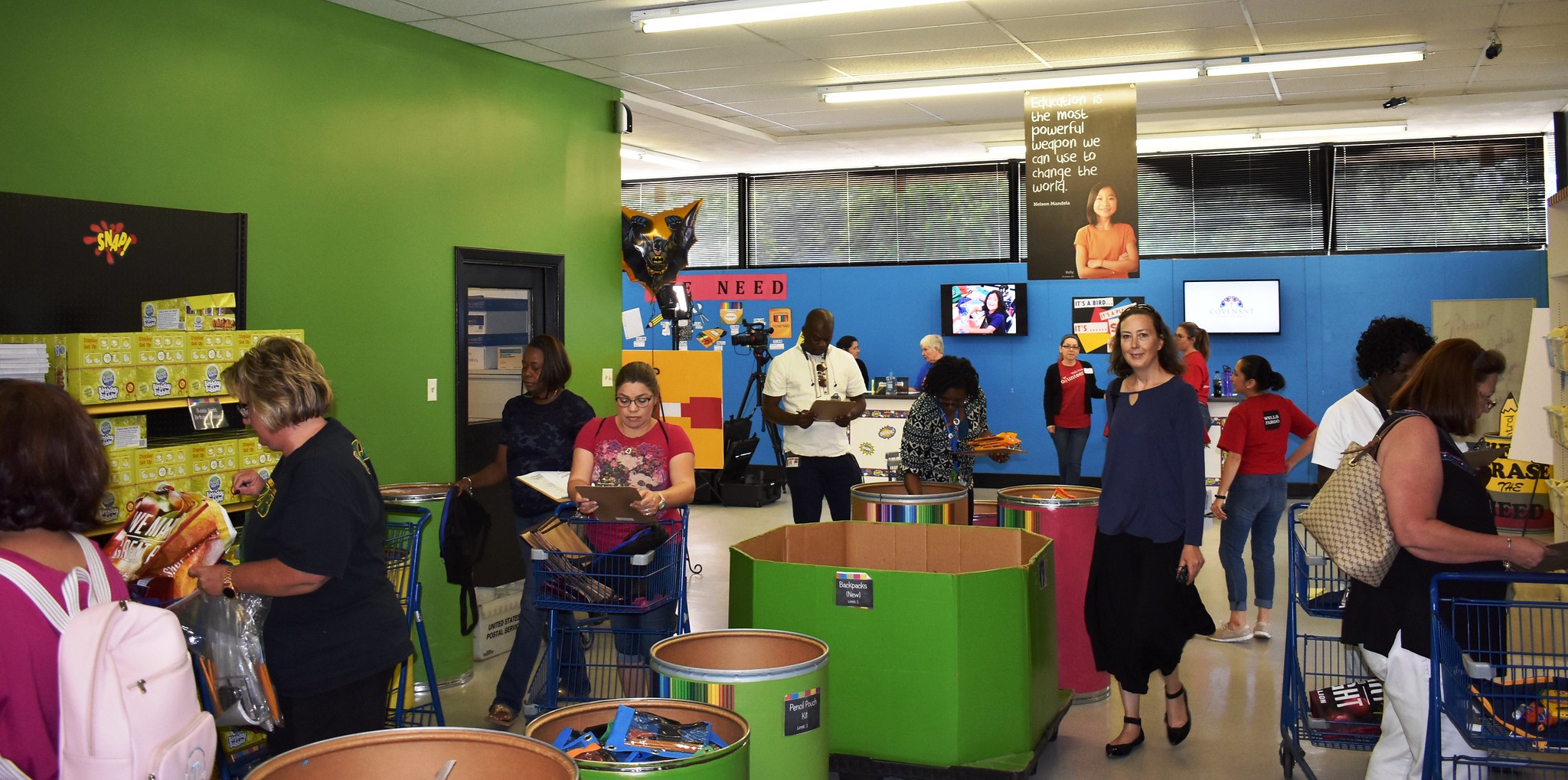 Charlotte volunteers support Charlotte teachers